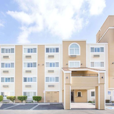 Super 8 By Wyndham National City Chula Vista Eksteriør billede