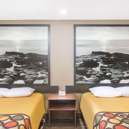 Super 8 By Wyndham National City Chula Vista Eksteriør billede