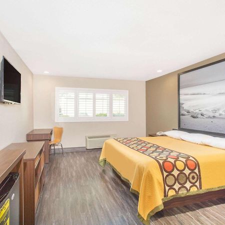 Super 8 By Wyndham National City Chula Vista Eksteriør billede