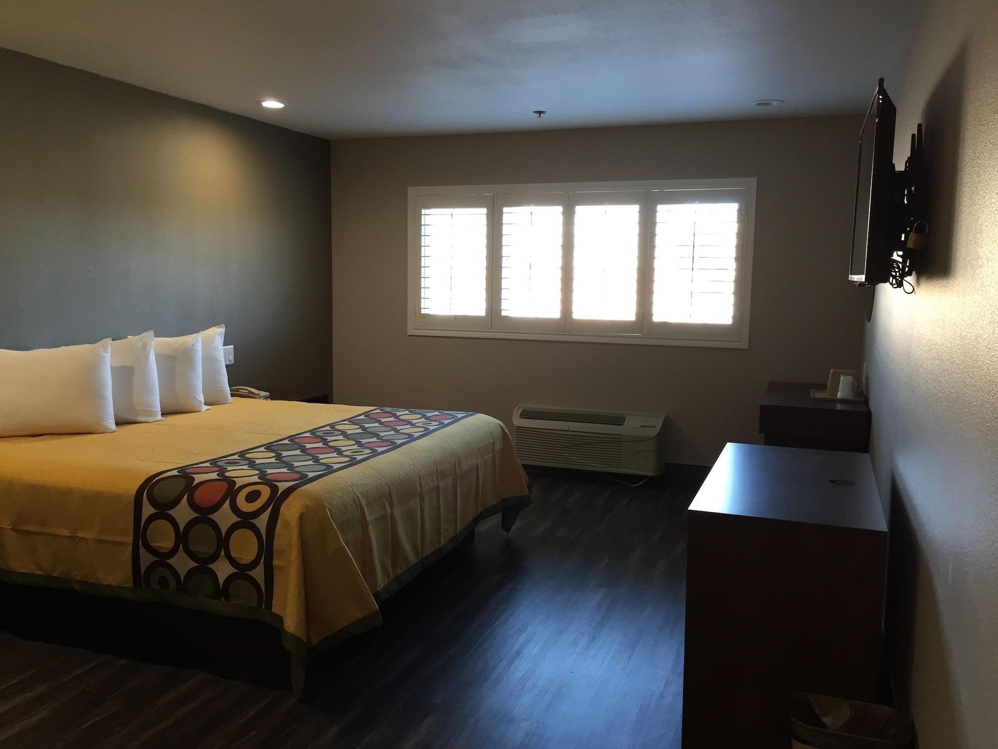 Super 8 By Wyndham National City Chula Vista Eksteriør billede