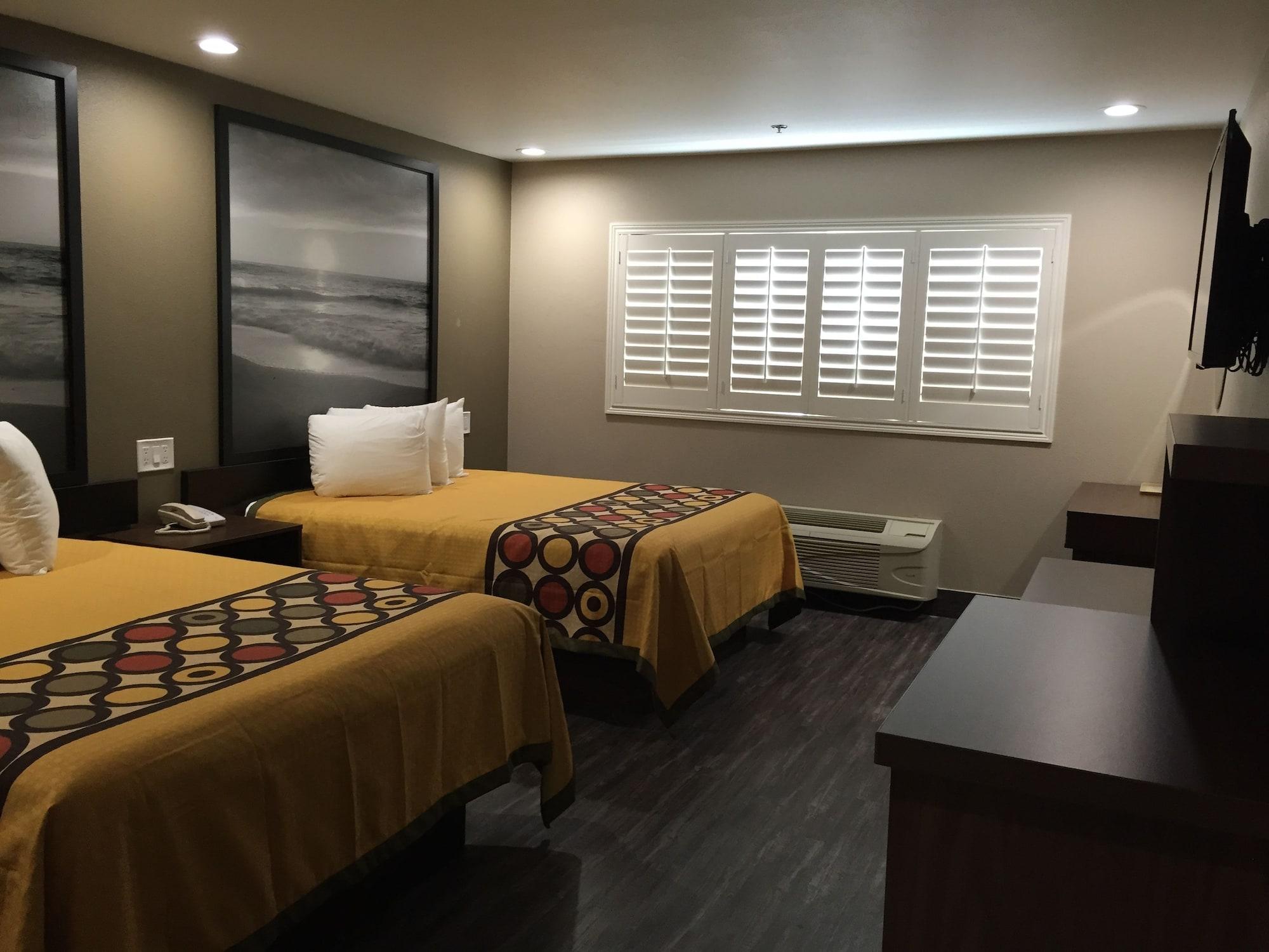 Super 8 By Wyndham National City Chula Vista Eksteriør billede