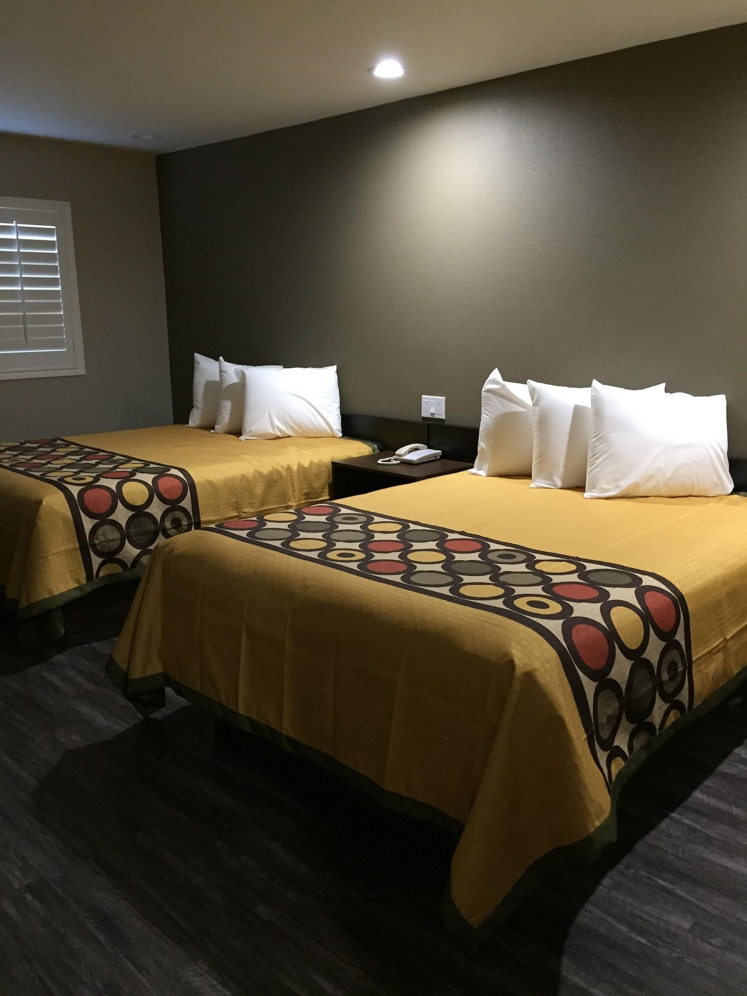 Super 8 By Wyndham National City Chula Vista Eksteriør billede