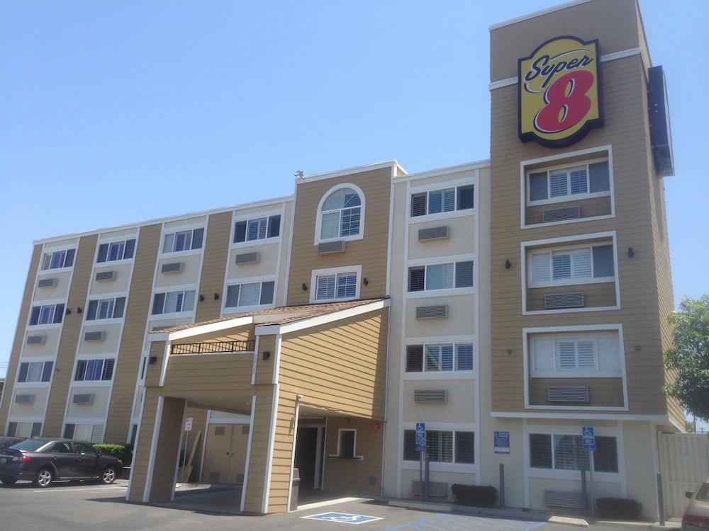 Super 8 By Wyndham National City Chula Vista Eksteriør billede