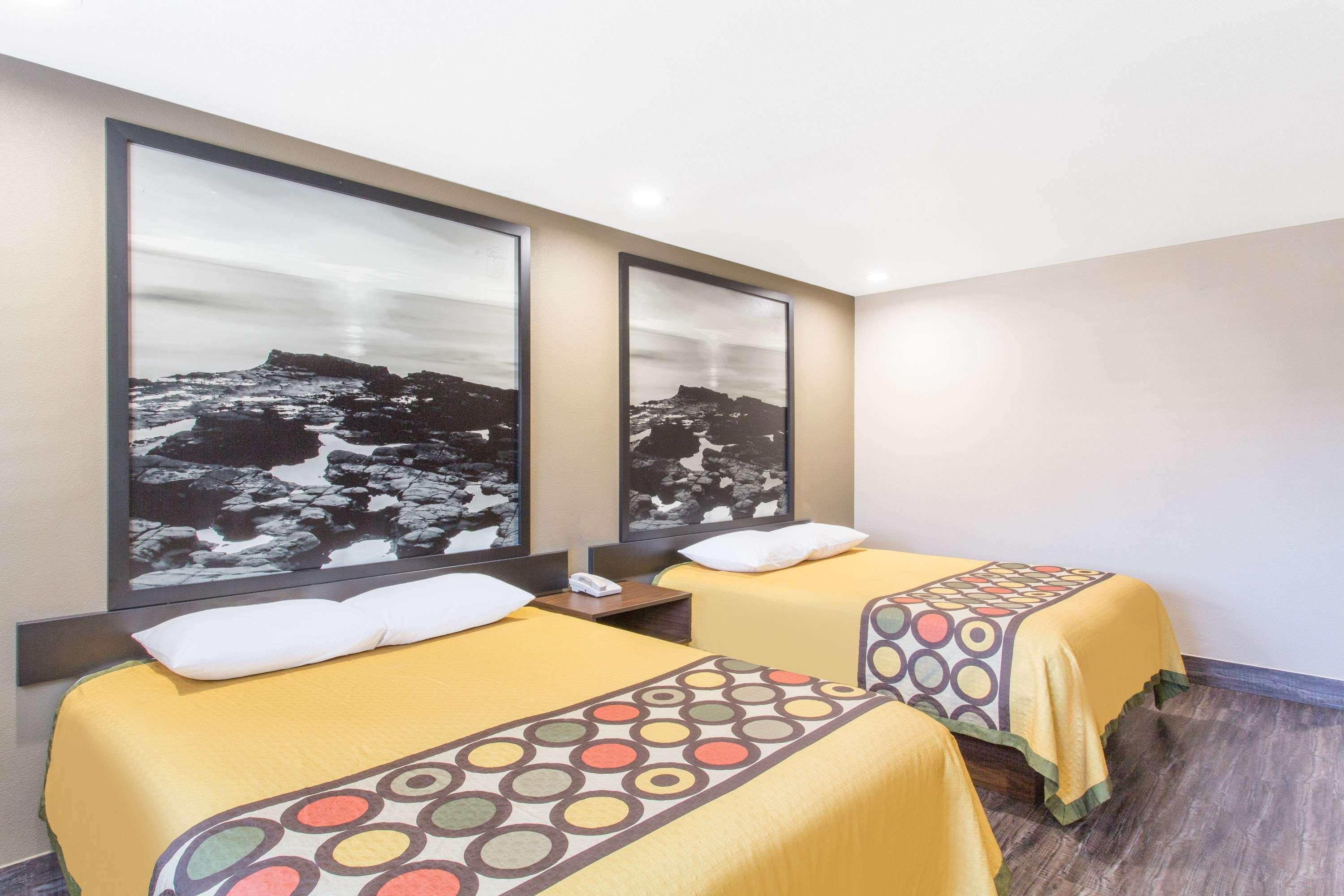 Super 8 By Wyndham National City Chula Vista Eksteriør billede