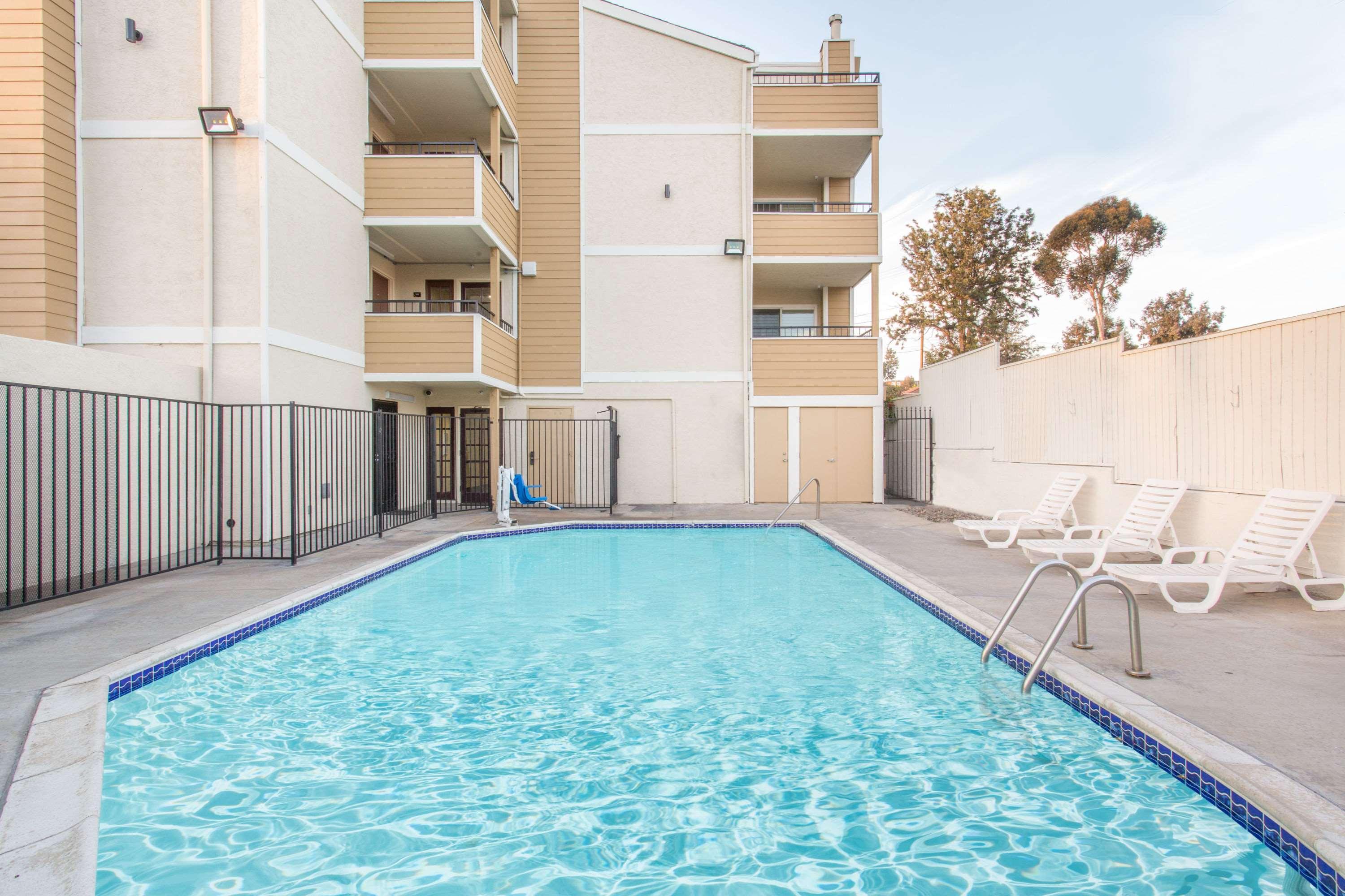 Super 8 By Wyndham National City Chula Vista Eksteriør billede