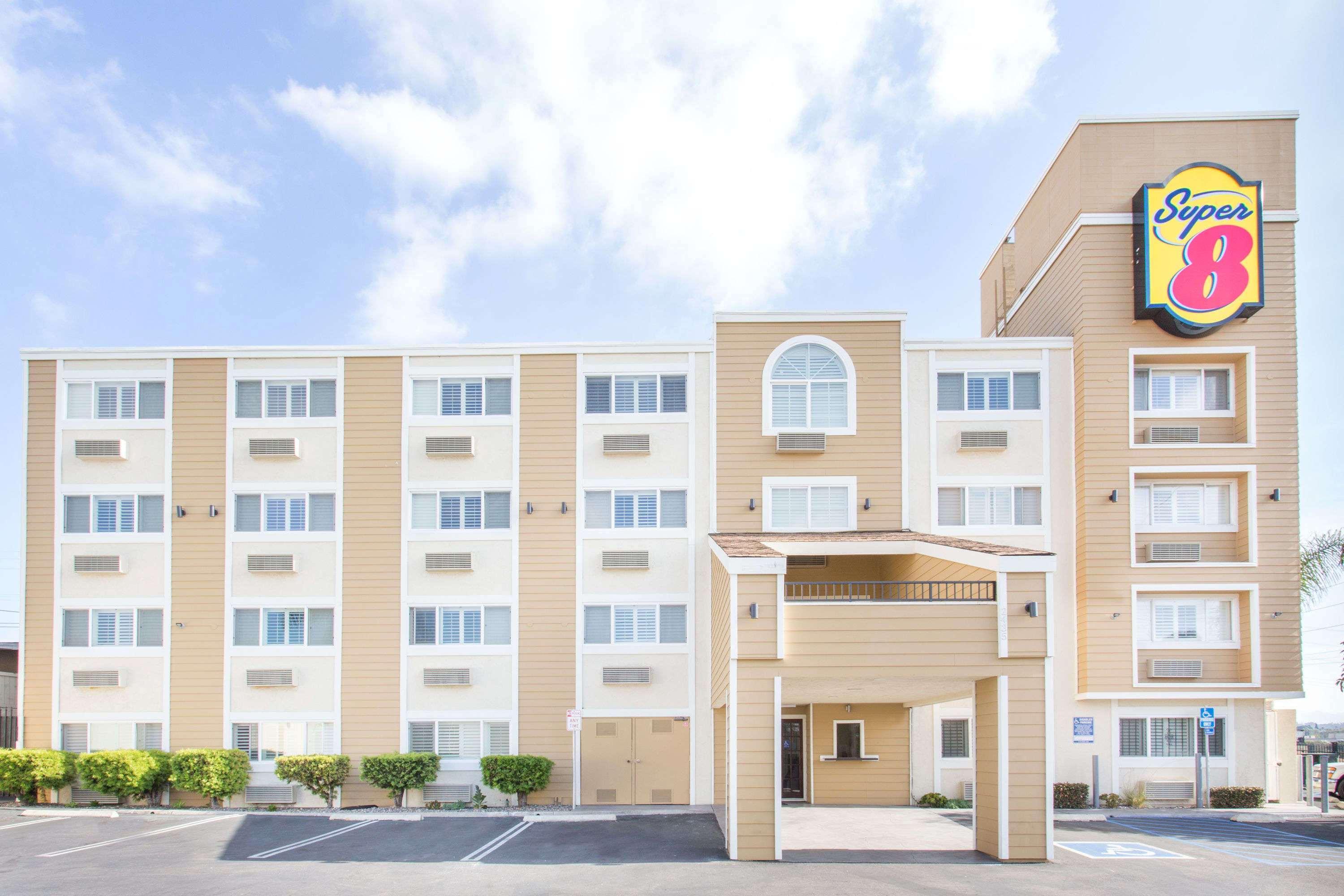 Super 8 By Wyndham National City Chula Vista Eksteriør billede