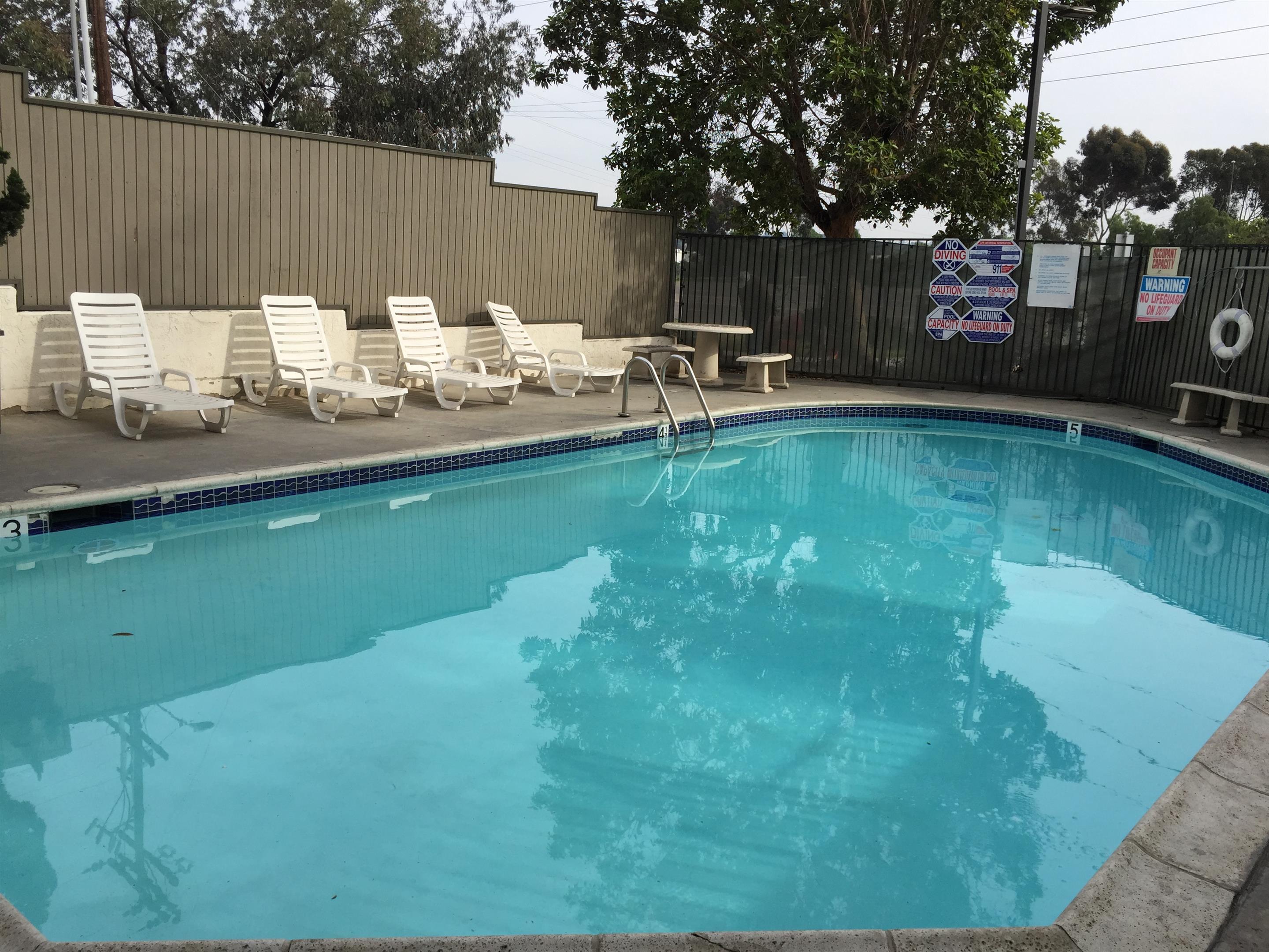 Super 8 By Wyndham National City Chula Vista Eksteriør billede