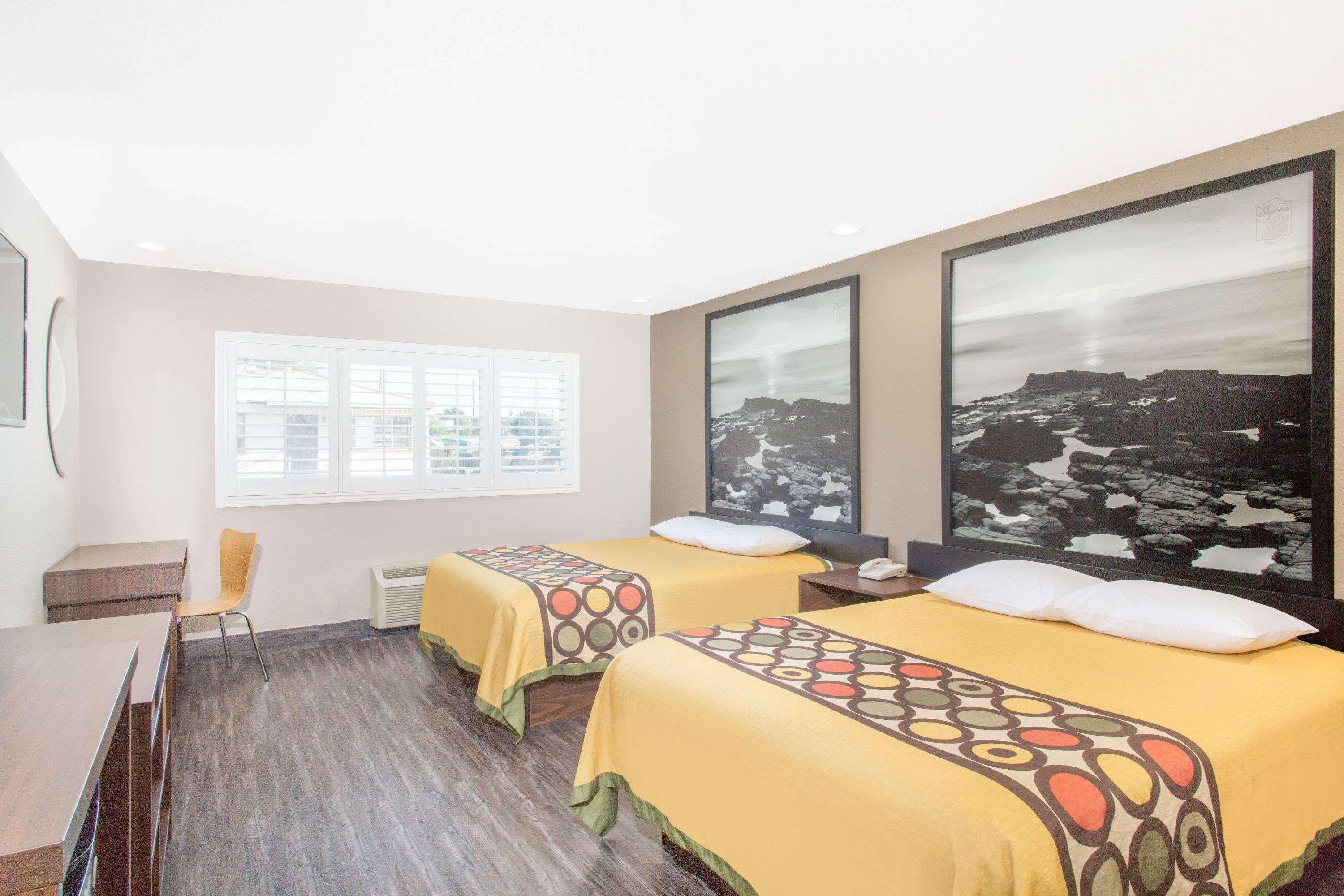 Super 8 By Wyndham National City Chula Vista Eksteriør billede