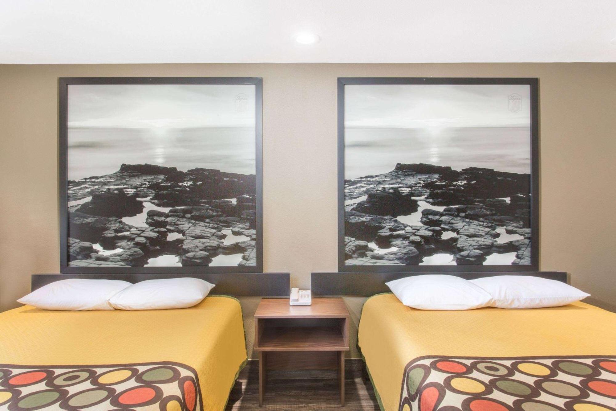 Super 8 By Wyndham National City Chula Vista Eksteriør billede