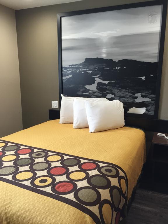 Super 8 By Wyndham National City Chula Vista Eksteriør billede